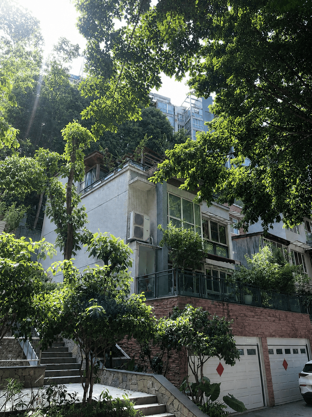 儋州岛居岁月从容升级：小小岛老别墅加装蒂升悦行款电梯